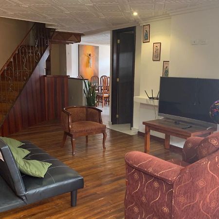 Hostel Santa Canela Куенка Екстер'єр фото