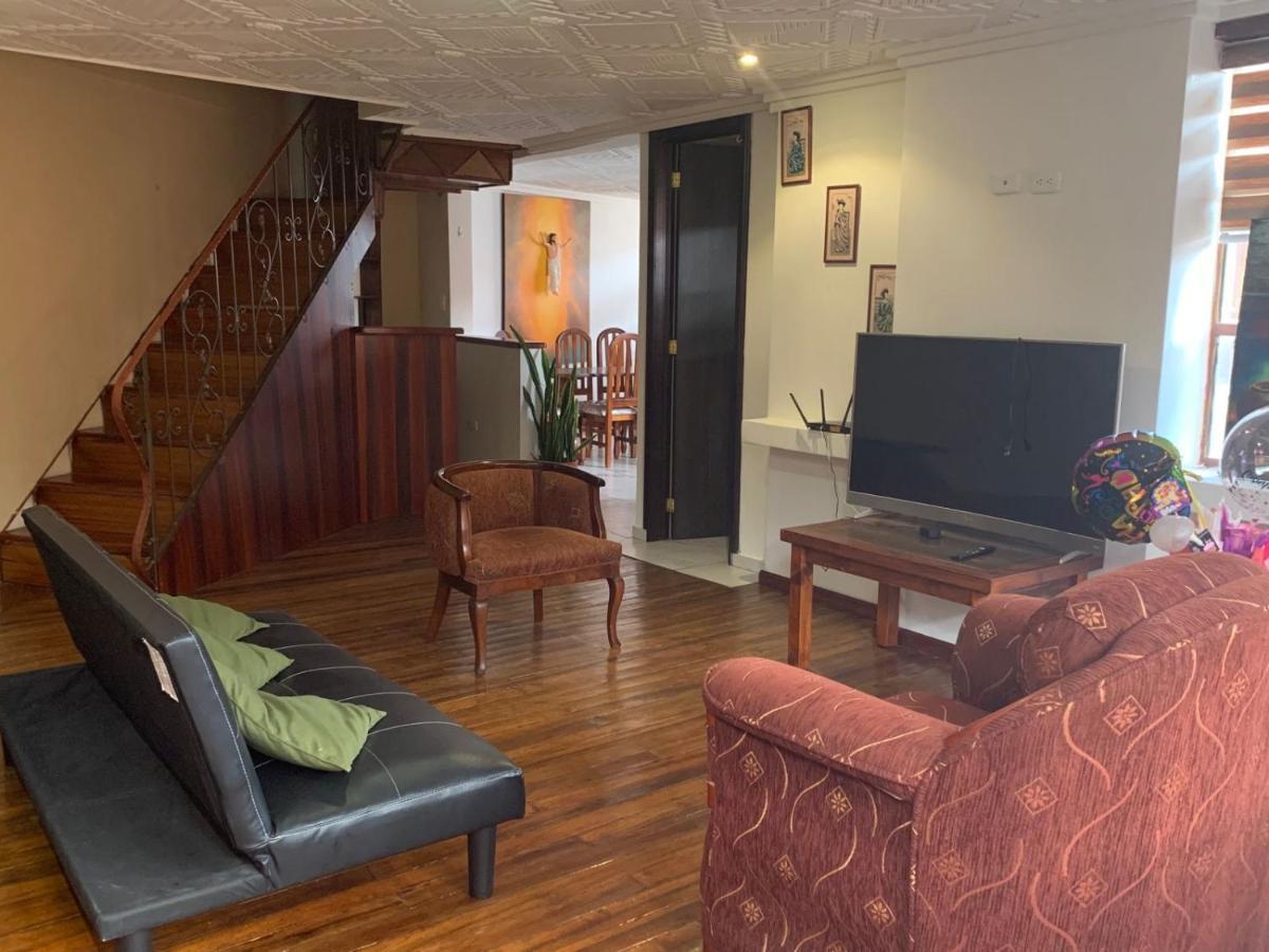 Hostel Santa Canela Куенка Екстер'єр фото