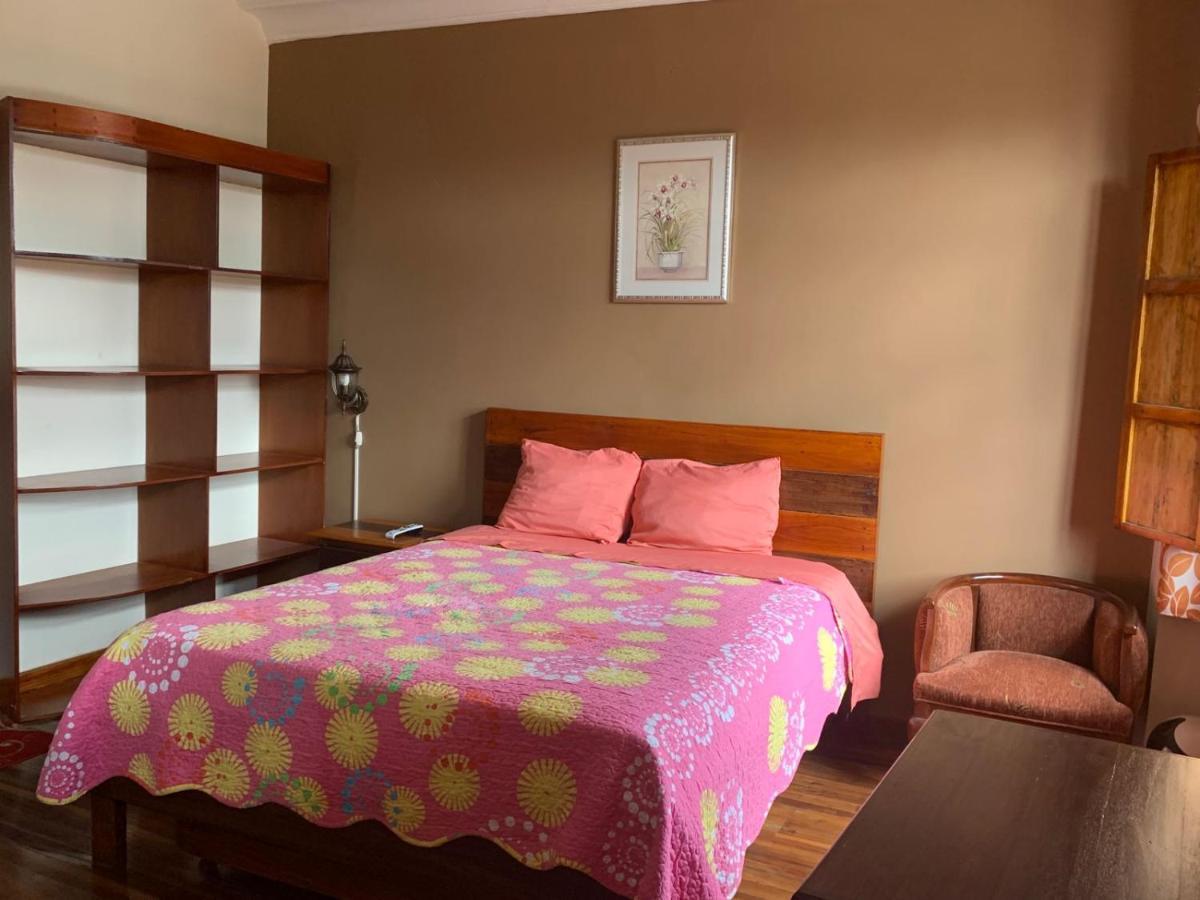 Hostel Santa Canela Куенка Екстер'єр фото