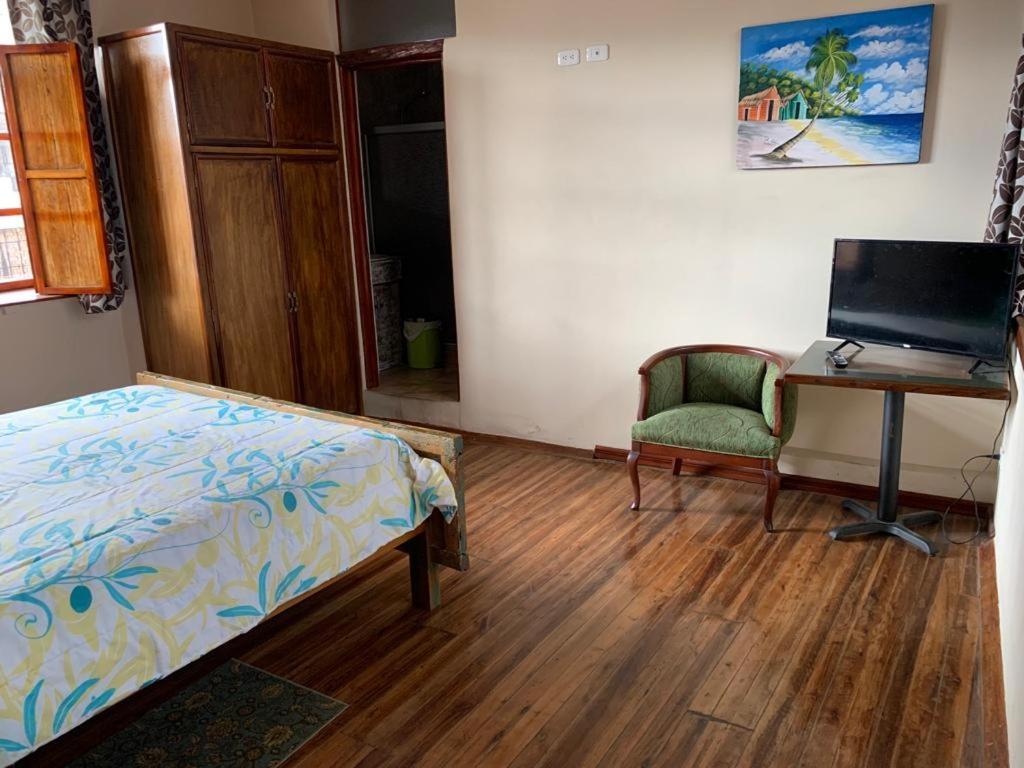 Hostel Santa Canela Куенка Екстер'єр фото